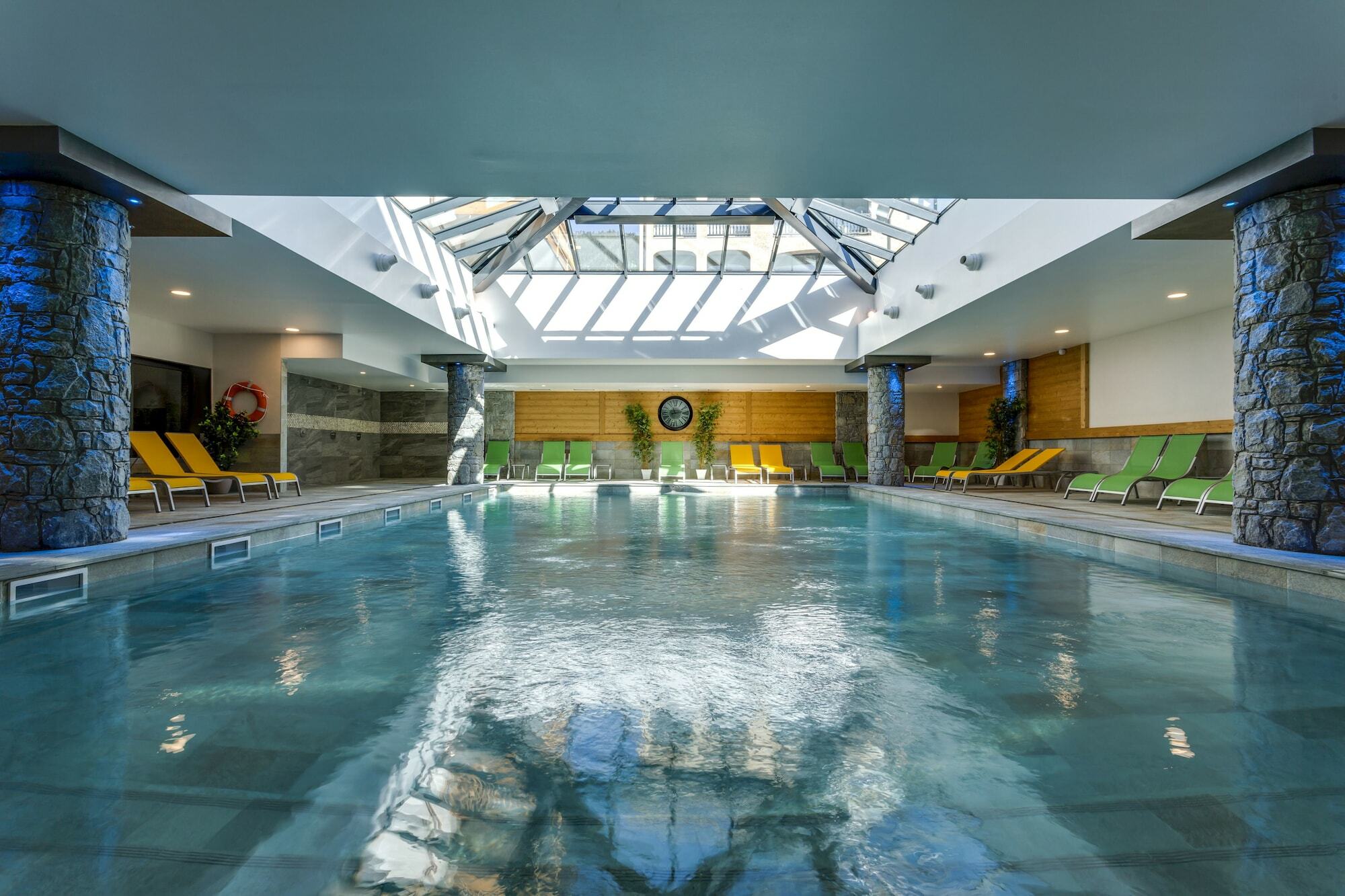 Cgh Boutique Le Napoleon Aparthotel